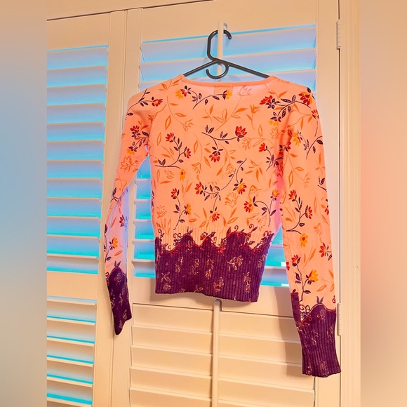 Jane Doe Collection (with Tag!) Pink floral sweater - Picture 2 of 10